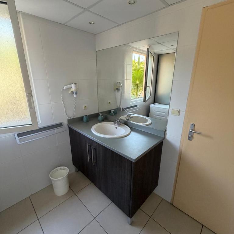 Appartement 3 pièces, climatisation, piscine, parking - Appartement 2 Chambres - 14