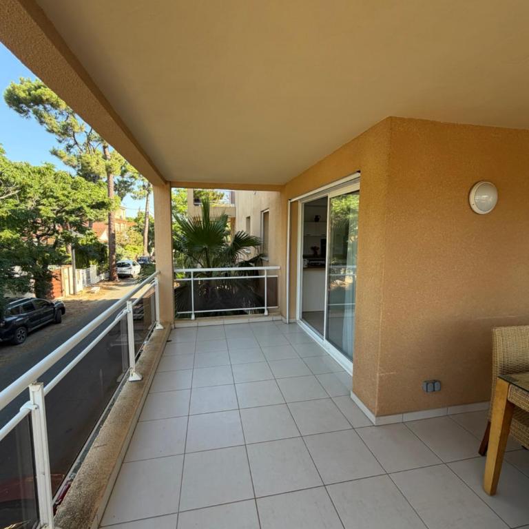 Appartement 3 pièces, climatisation, piscine, parking - Appartement 2 Chambres - 7