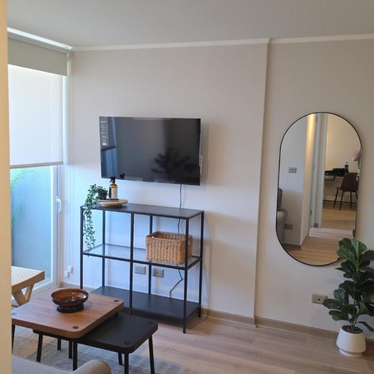 Metro Private Parking AC Modern Design - Three-Bedroom Apartment - 6
