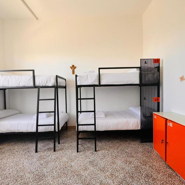 Ostello del Viandante - Dormitorio Femminile con 6 Letti - 1