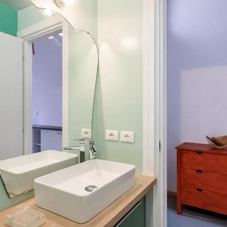 Navigli-Tortona with wifi and AC - Two-Bedroom Apartment - 9