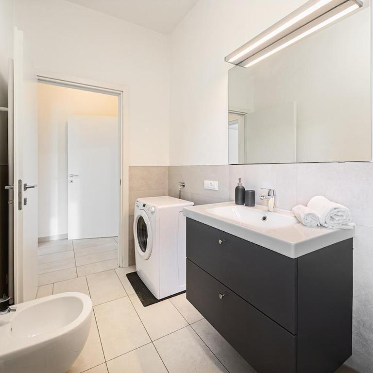 Blue Garden Como - 2BR - Free Parking - Appartement 3 Chambres - 5