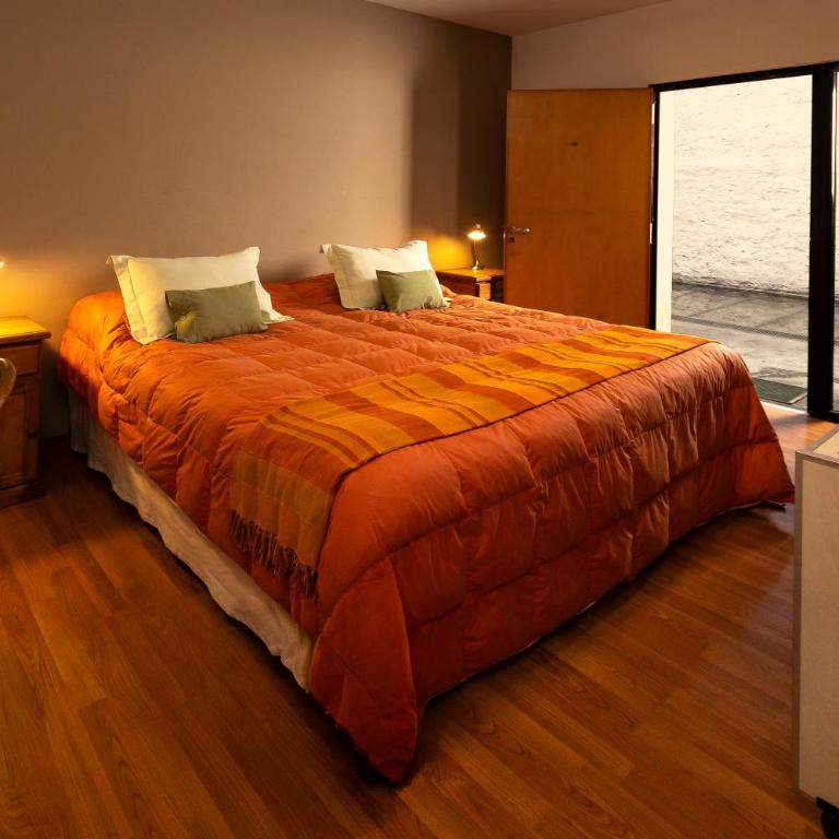 Mariposita de San Telmo Tango Experience Hotel Boutique - Habitación Doble con vistas al jardín - 5