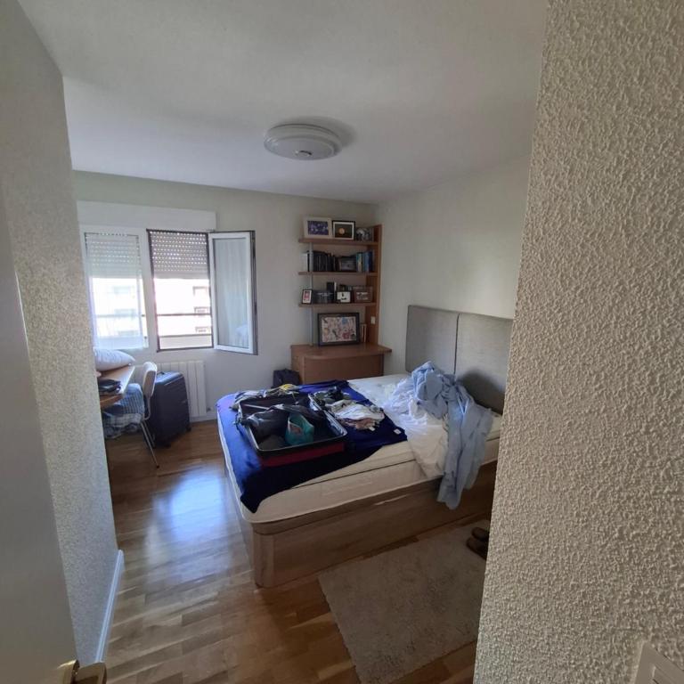 Alojamiento con terraza con vistas al eclipse 12 agosto - Apartment - 9