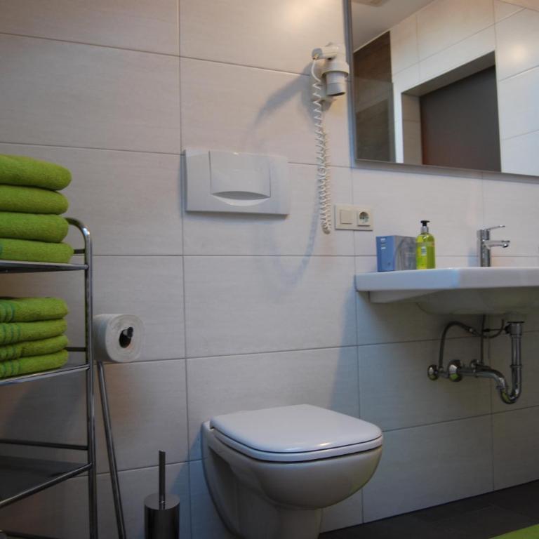 Appartement Zweikofelblick - Apartment mit 2 Schlafzimmern und Balkon - 9