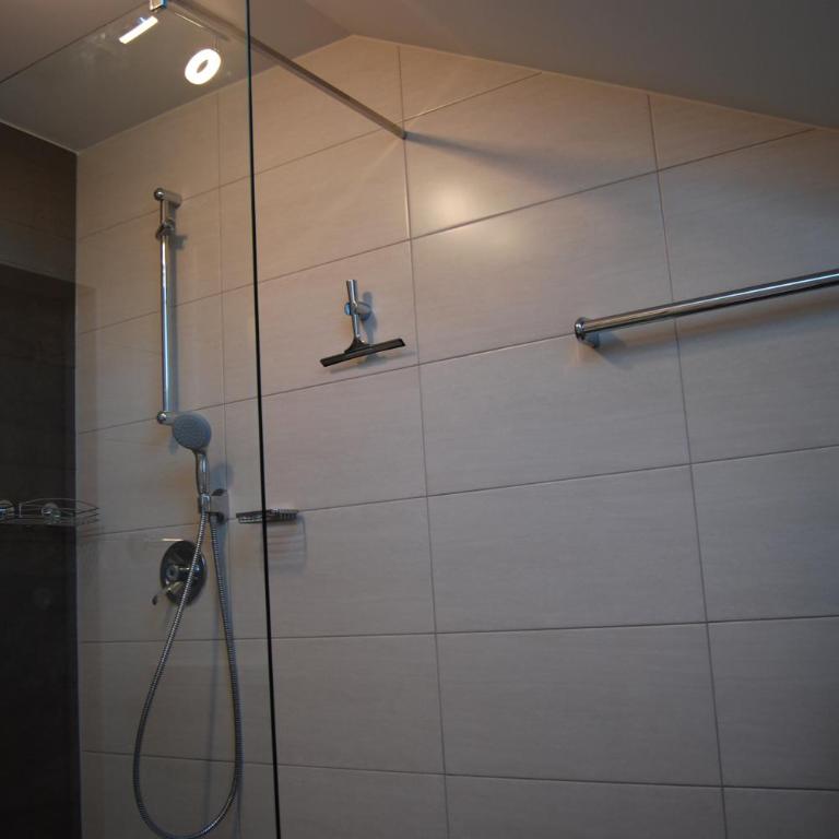 Appartement Zweikofelblick - Apartment mit 2 Schlafzimmern und Balkon - 8