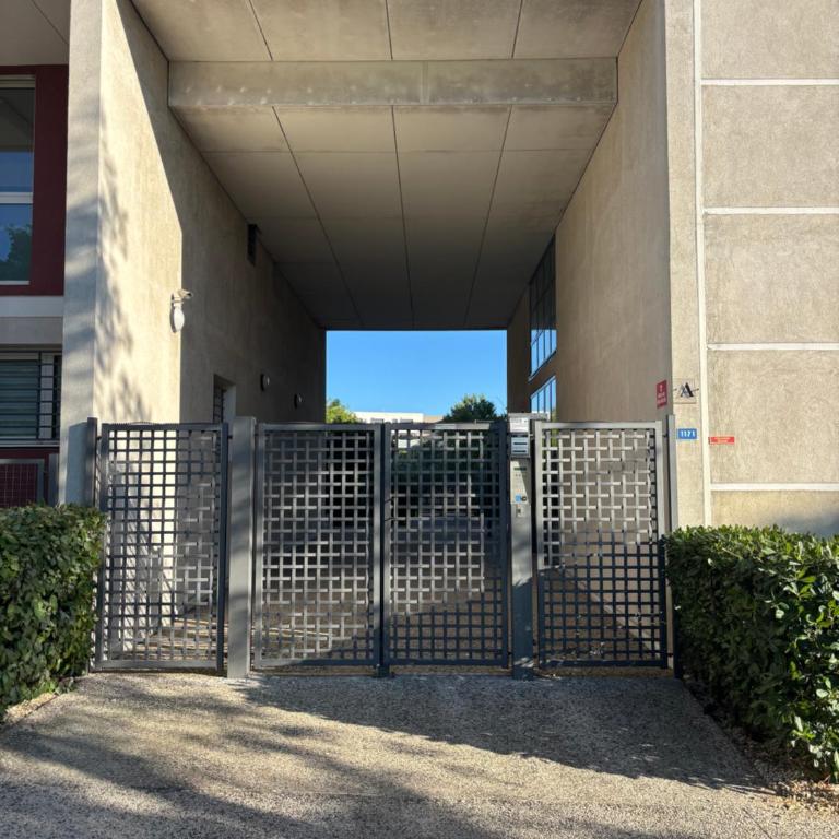 Montpellier Un écrin de lumière pour enchanter votre séjour - Appartement 2 Chambres avec Balcon et Terrasse - 2
