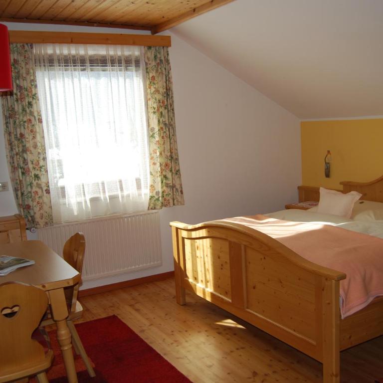Appartement Zweikofelblick - Apartment mit 2 Schlafzimmern und Balkon - 4