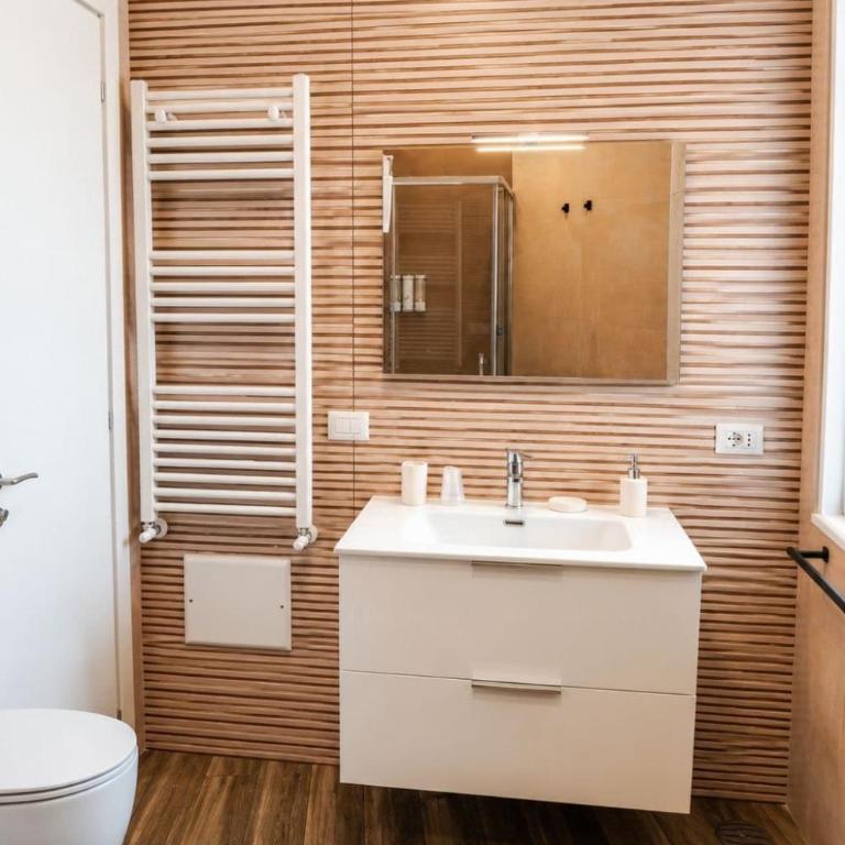 Enea House Naples - Balcony & 2 Bathrooms - Appartamento con 1 Camera da Letto con Balcone e Vista Città - 13