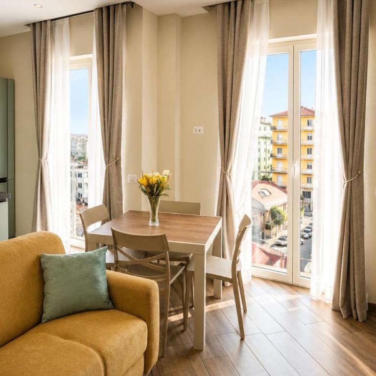 Enea House Naples - Balcony & 2 Bathrooms - Appartamento con 1 Camera da Letto con Balcone e Vista Città - 2