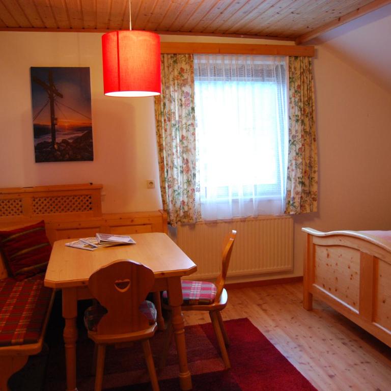 Appartement Zweikofelblick - Apartment mit 2 Schlafzimmern und Balkon - 3