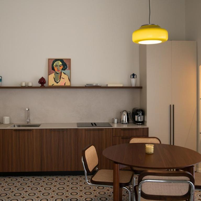 Brand new 100sqm Designer Apartment in the center of Bari - by Pausa Stays - Two-Bedroom Apartment with City View - 10