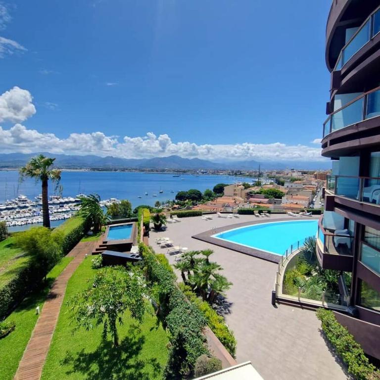 Milazzo. Intero alloggio in affitto - Appartamento - 5