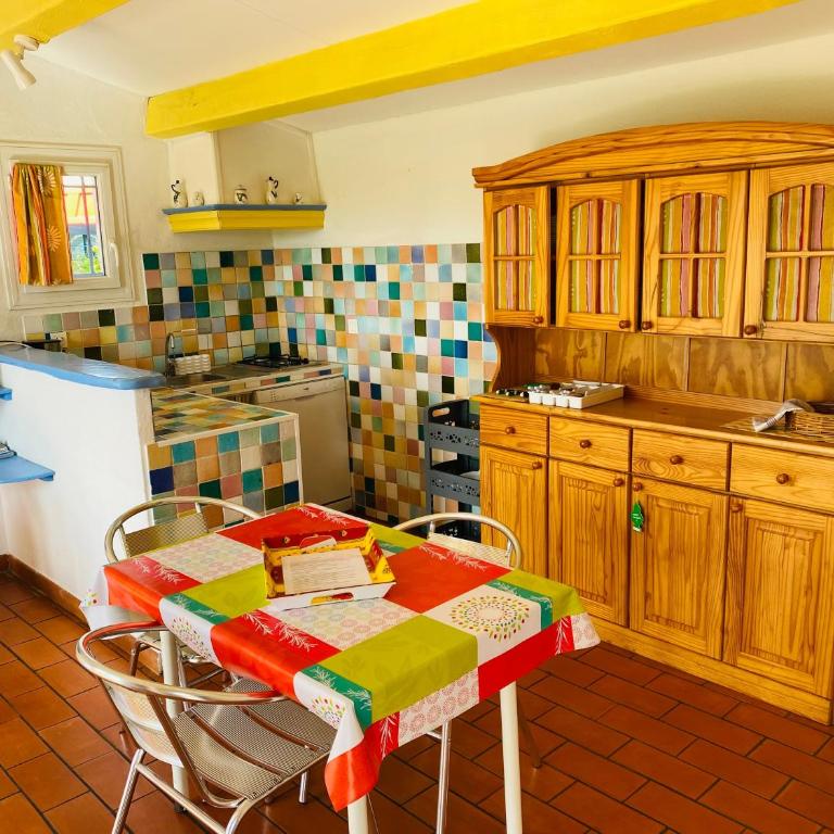 Location, Piscine, Animaux , Clim - Maison 1 Chambre - 3