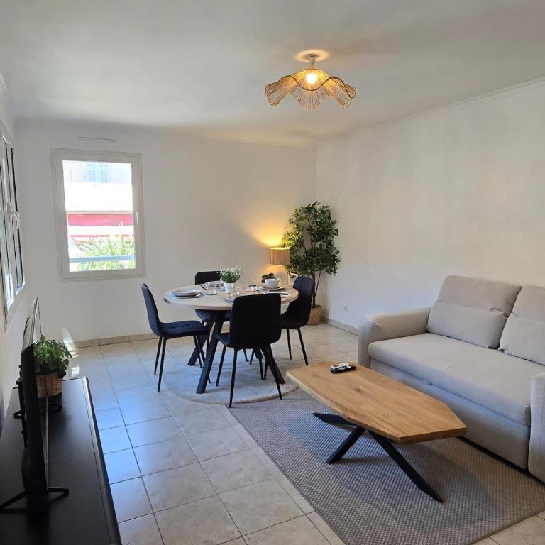 Heart of Antibes & Harbor, Beach & Terrace - Appartement 1 Chambre - 3