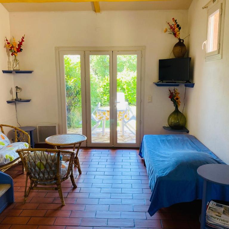 Location, piscine, animaux, jardin - Maison 1 Chambre - 4