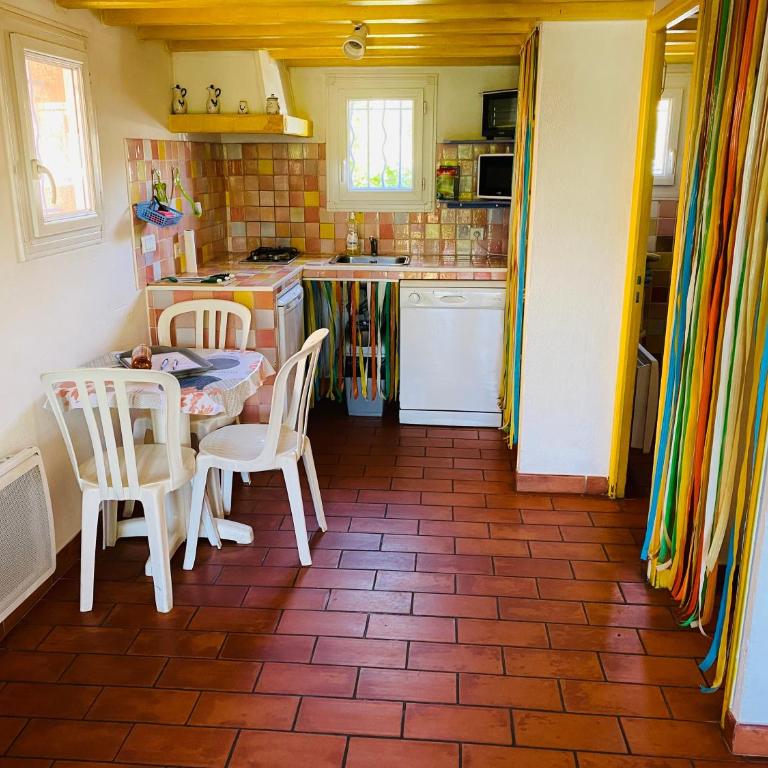 Location, piscine, animaux, jardin - Maison 1 Chambre - 3