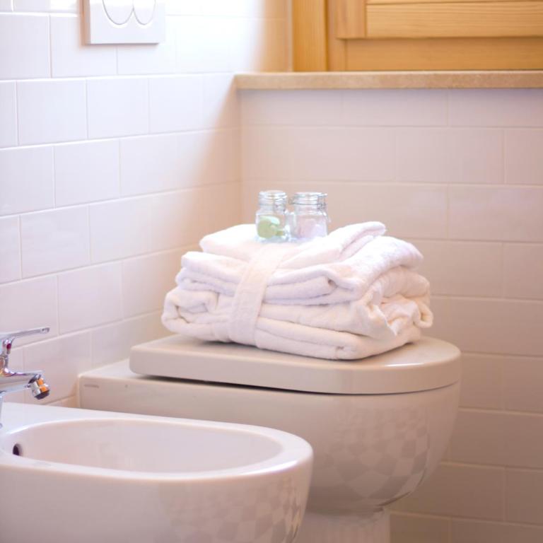 Arcobaleno B&B - Camera Doppia con Letti Singoli con Bagno Privato Esterno - 2