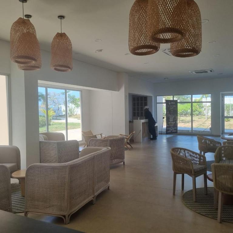 Apartamento con laguna de aguas cristalinas - Two-Bedroom Deluxe Apartment with Balcony - 7