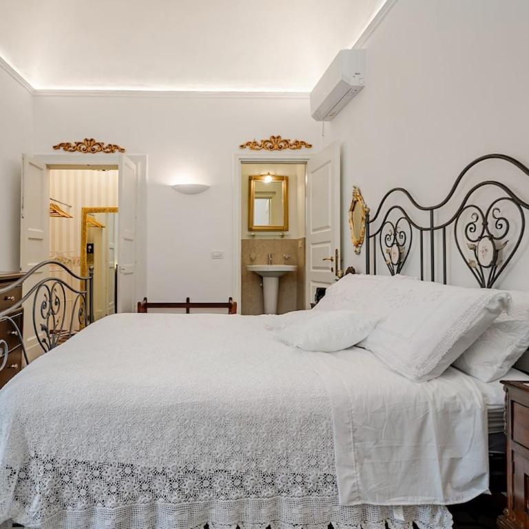 San Michele Heritage Historic residence in the center - One-Bedroom Apartment - 8