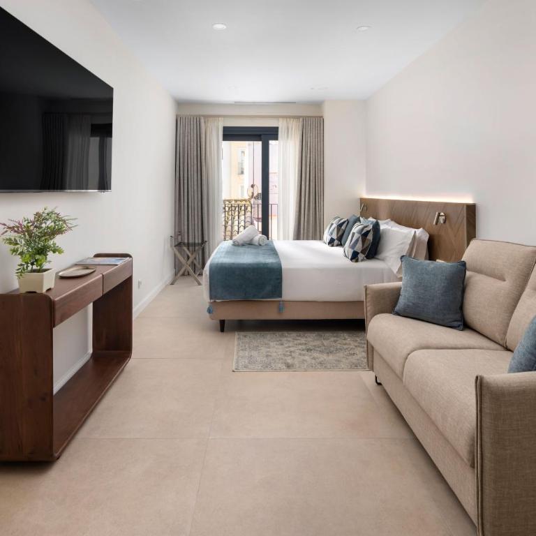 AZUL HOME SUITES Estepona - Estudio con cama extragrande y sofá cama - 10