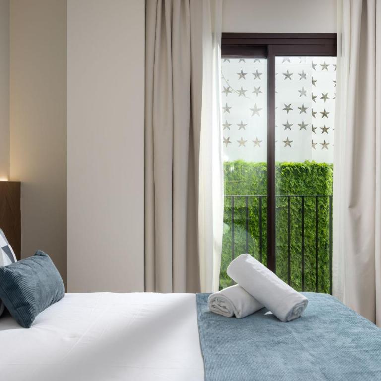 AZUL HOME SUITES Estepona - Estudio con cama extragrande y sofá cama - 5