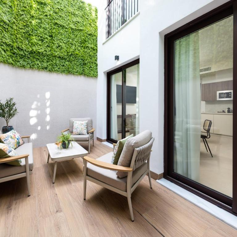 AZUL HOME SUITES Estepona - Estudio con cama grande adaptado para personas con movilidad reducida - 5
