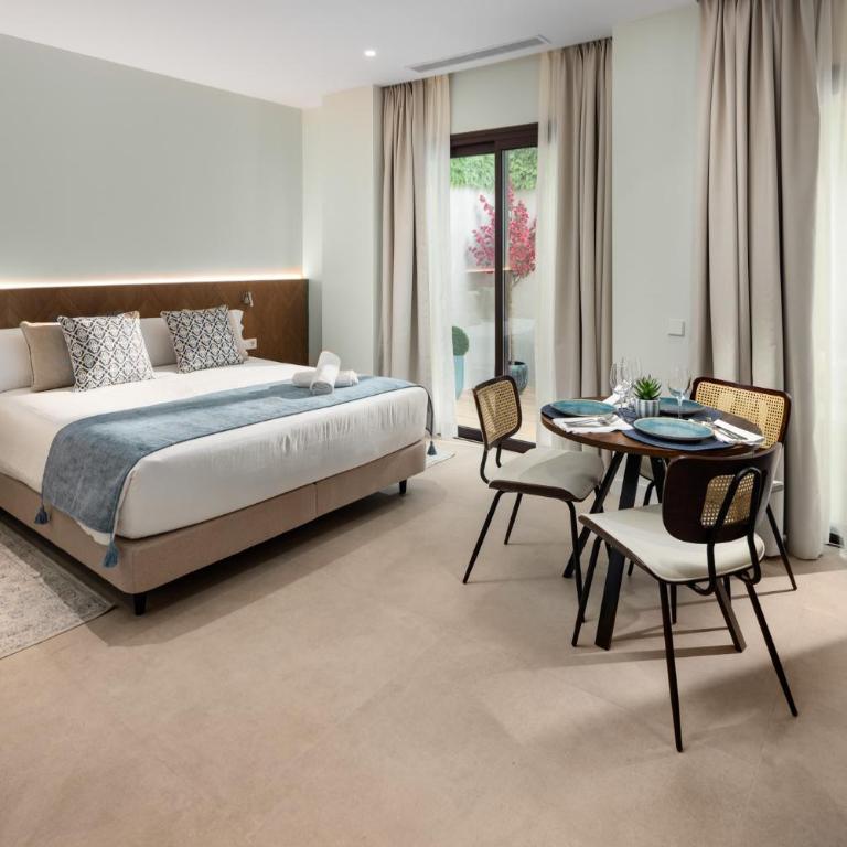 AZUL HOME SUITES Estepona - Estudio con cama grande adaptado para personas con movilidad reducida - 2