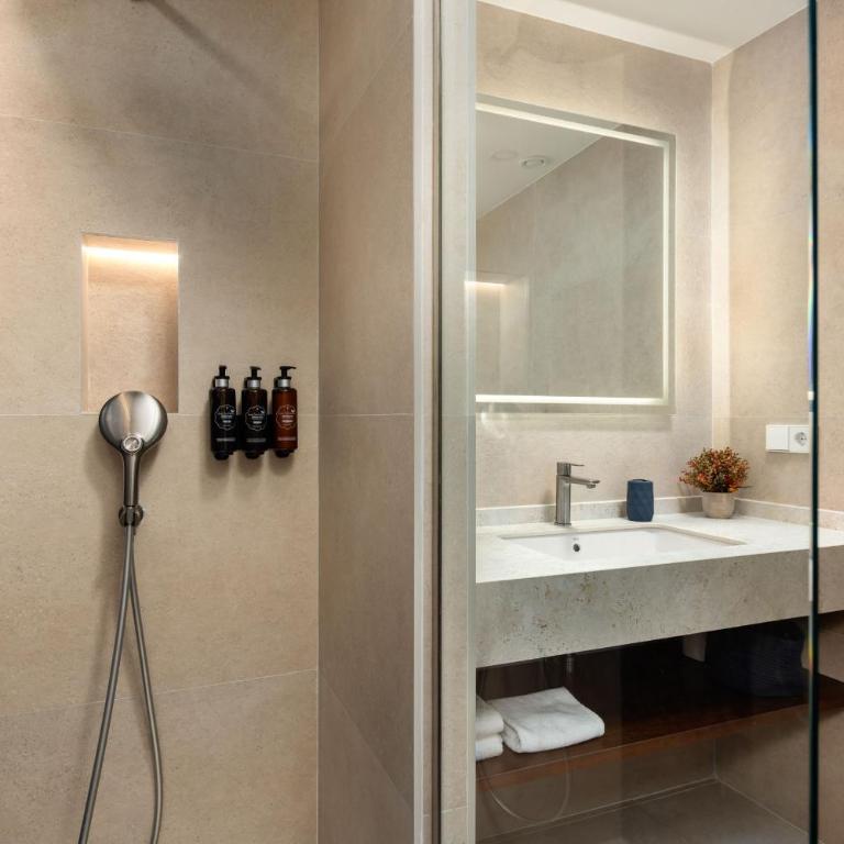 AZUL HOME SUITES Estepona - Suite con terraza - 5