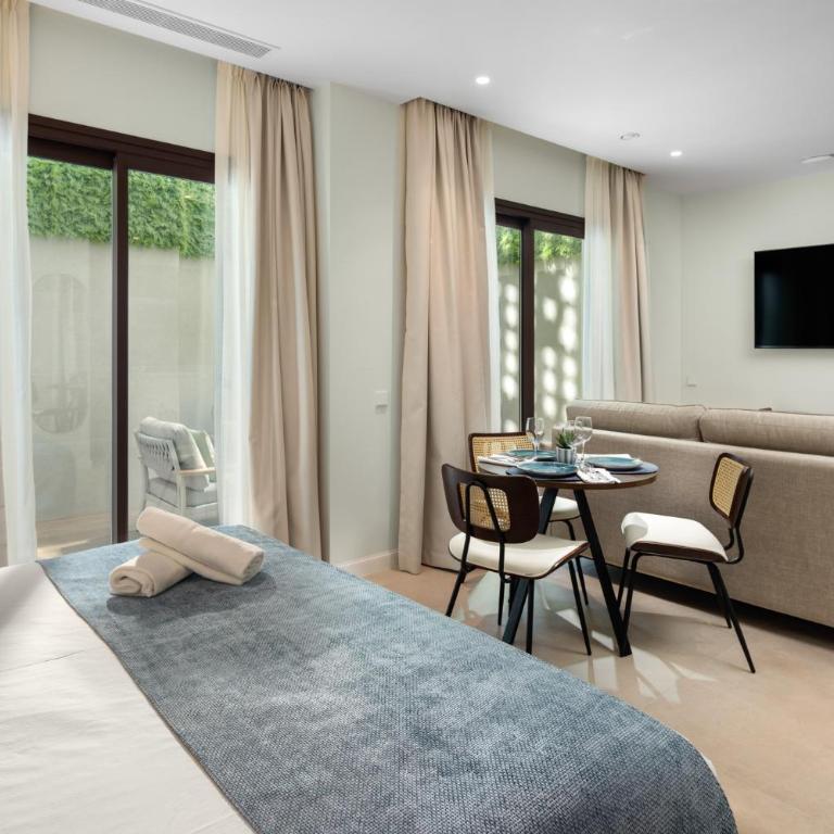 AZUL HOME SUITES Estepona - Estudio con cama grande adaptado para personas con movilidad reducida - 14