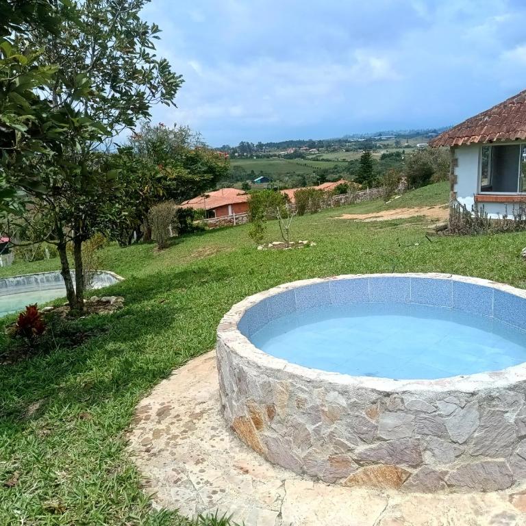Casa Campestre para Familias y Grupos en La Mesa de los Santos - Villa con vistas al jardín - 17