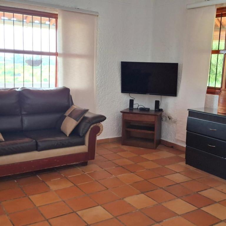 Casa Campestre para Familias y Grupos en La Mesa de los Santos - Villa con vistas al jardín - 21