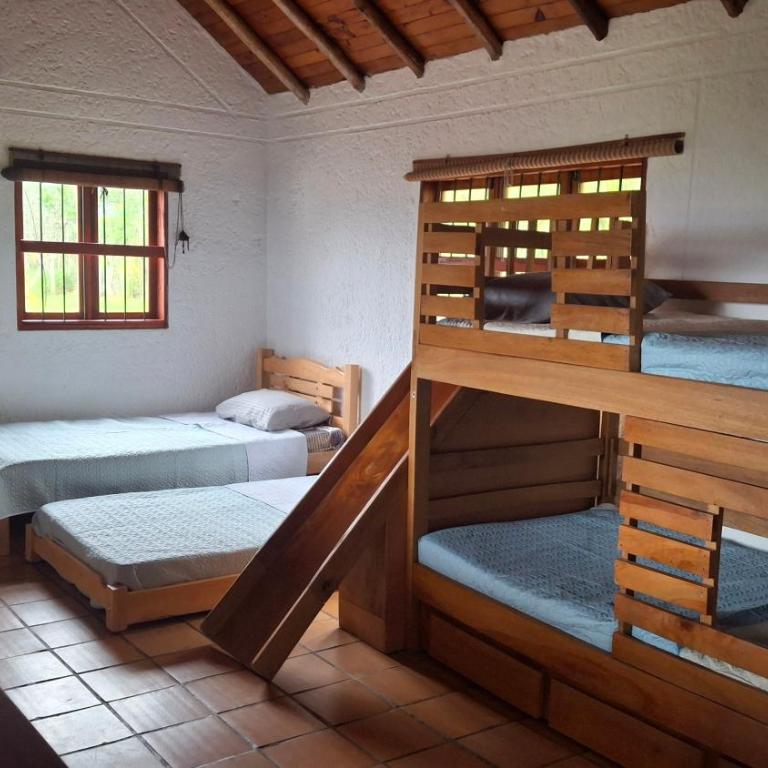 Casa Campestre para Familias y Grupos en La Mesa de los Santos - Villa con vistas al jardín - 32