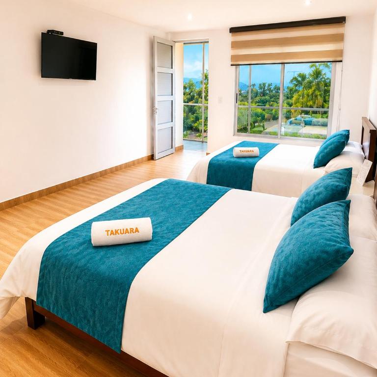 Hotel Takuara - Deluxe Double Room with Two Double Beds - 2