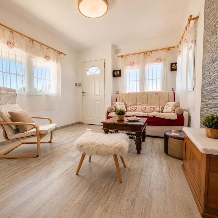 Charming Upper Bungalow with Terrace and Communal Pool in Torrevieja - Appartamento - 11