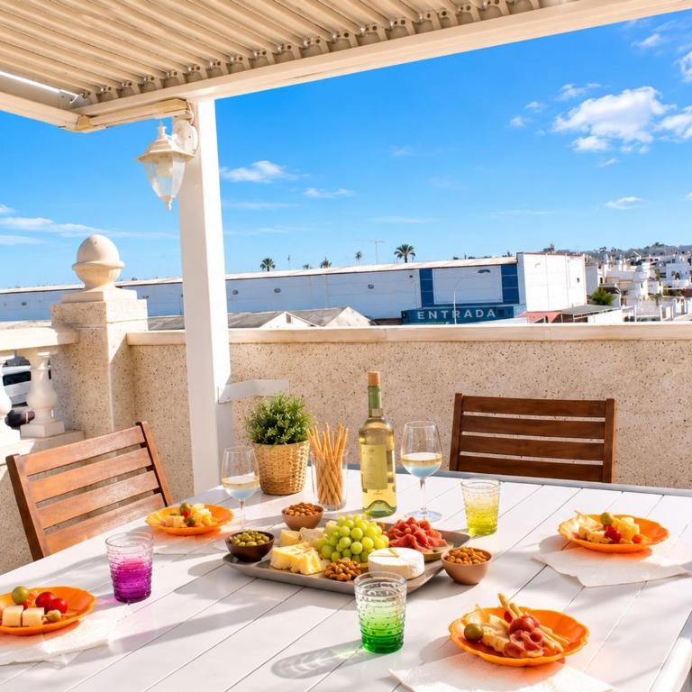 Charming Upper Bungalow with Terrace and Communal Pool in Torrevieja - Appartamento - 5
