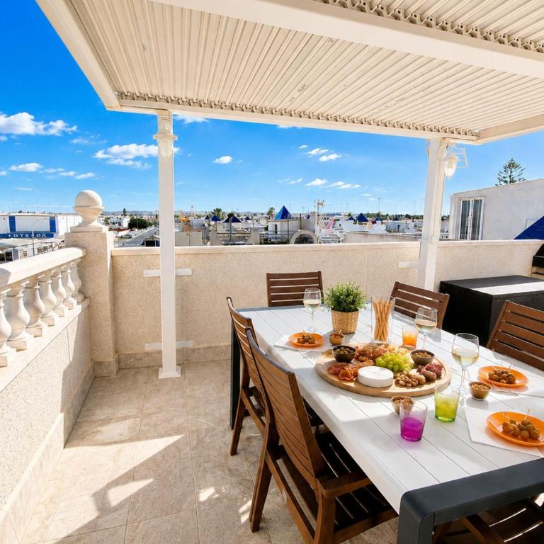 Charming Upper Bungalow with Terrace and Communal Pool in Torrevieja - Appartamento - 8