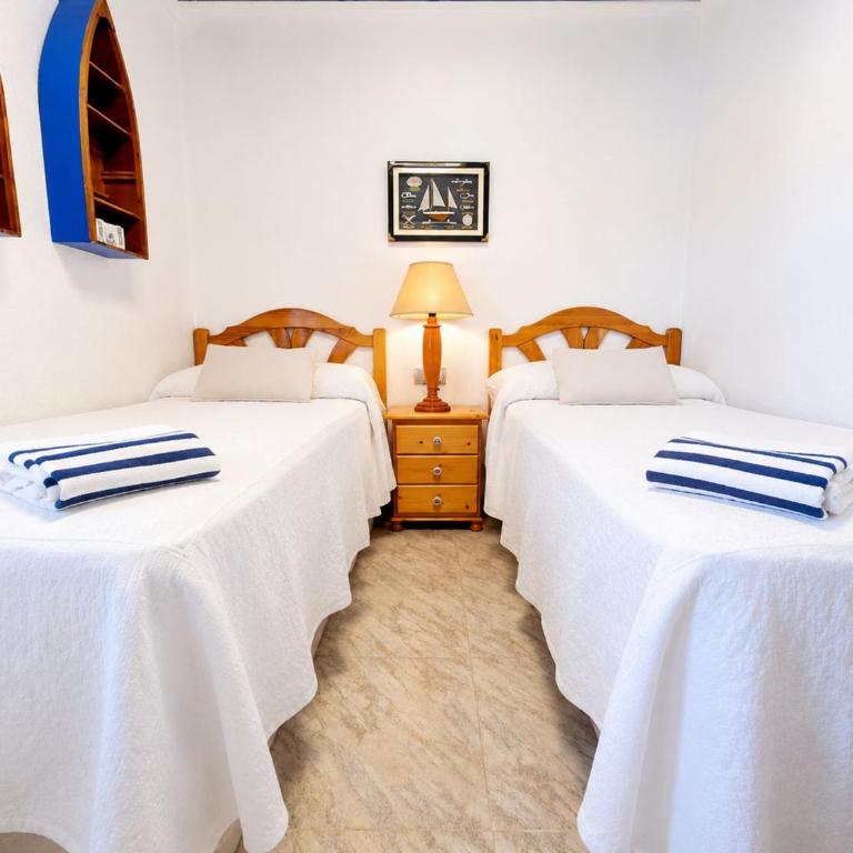 Charming Upper Bungalow with Terrace and Communal Pool in Torrevieja - Appartamento - 13