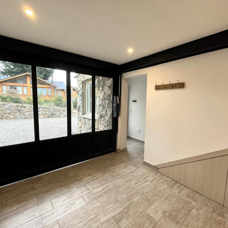 Deptos De la Cascada I Con la Mejor Vista de San Martín - Ayres del Bosque Alojamientos - Two-Bedroom Apartment with Mountain View - 31