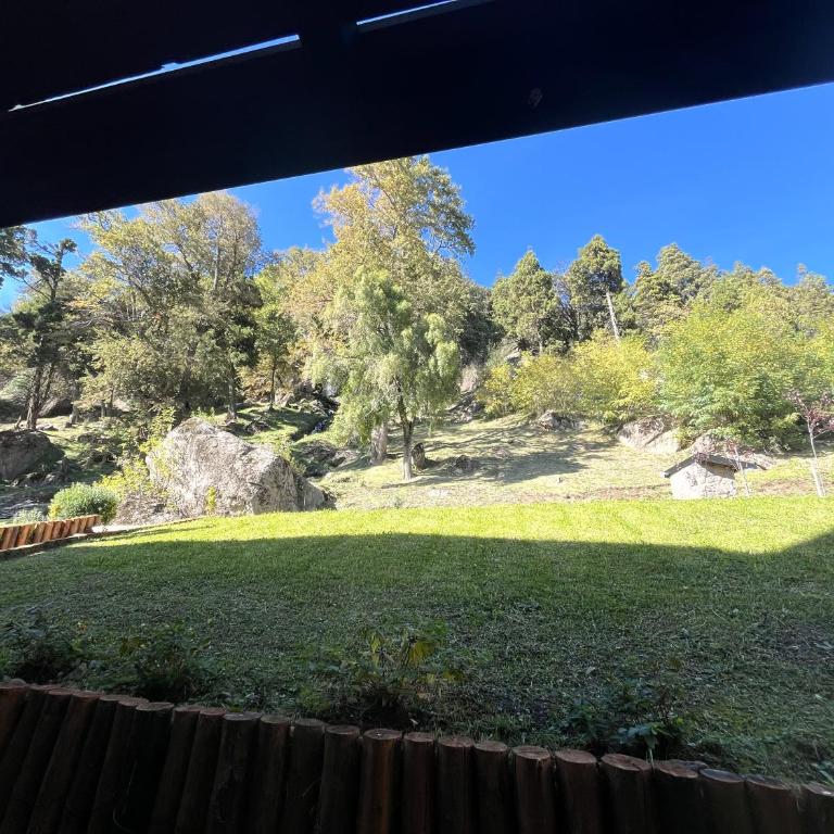 Deptos De la Cascada I Con la Mejor Vista de San Martín - Ayres del Bosque Alojamientos - Apartamento de 2 dormitorios con vistas a la montaña - 21