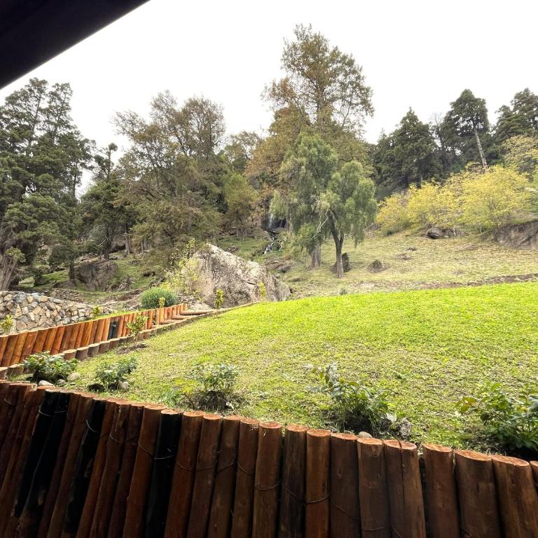 Deptos De la Cascada I Con la Mejor Vista de San Martín - Ayres del Bosque Alojamientos - Two-Bedroom Apartment with Mountain View - 32