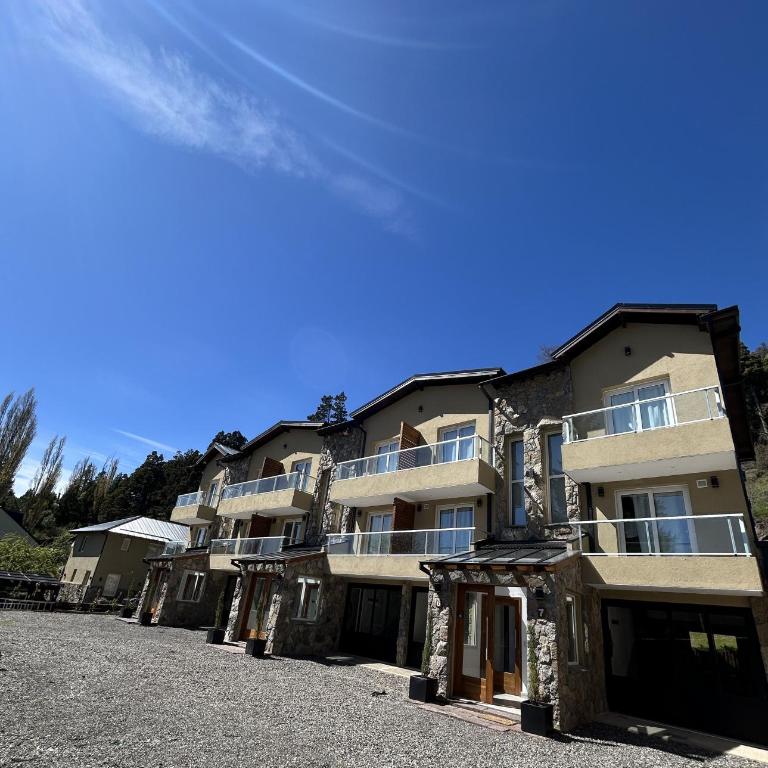 Deptos De la Cascada I Con la Mejor Vista de San Martín - Ayres del Bosque Alojamientos - Apartamento de 2 dormitorios con vistas a la montaña - 23