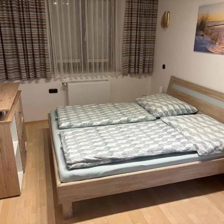 Ferienwohnung Walker - Doppelzimmer mit Gemeinschaftsbad - 6