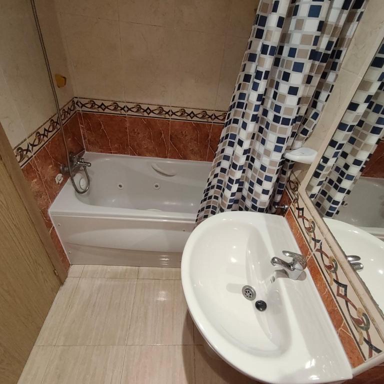 ACV - Marina Trebol II-2ª linea planta 6 sur - Apartamento de 2 dormitorios - 15