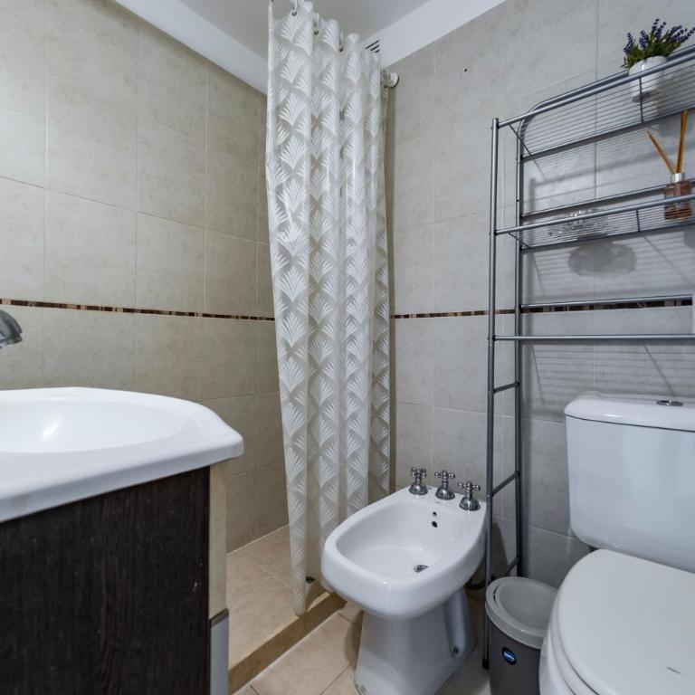 Depto con pileta a mins del Kempes - Zona Norte - Apartamento de 1 dormitorio - 13