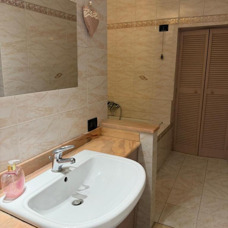 Modern three room apartment in Genoa 5 min to the airport - Apartment mit 2 Schlafzimmern - 6