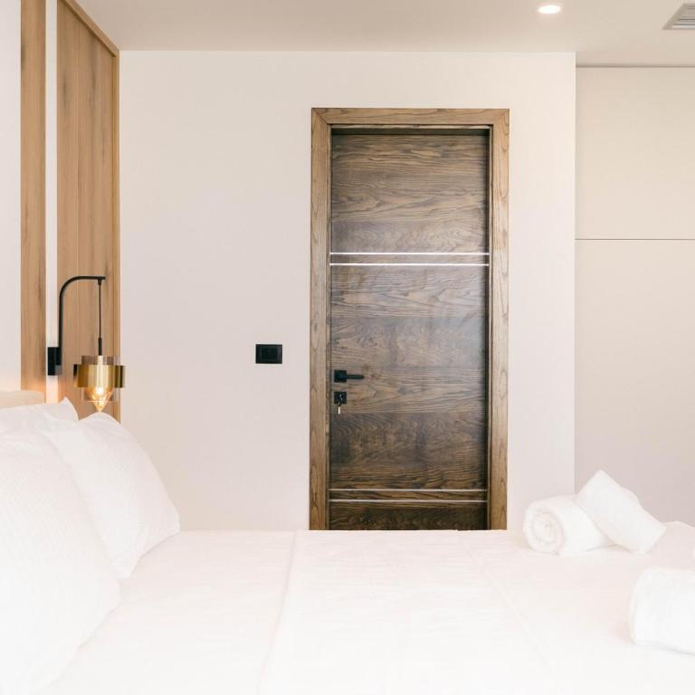 Hotel Velmare - Superior Trokrevetna Soba - 12