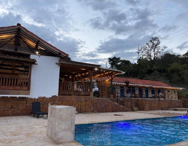 Santo Domingo Campestre - Deluxe Double Room with Extra Bed - 7