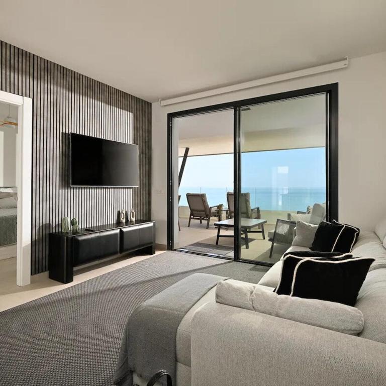 Seaview Apartment ~ Modern ~ Close to Beach ~ Pool - Appartement - 1