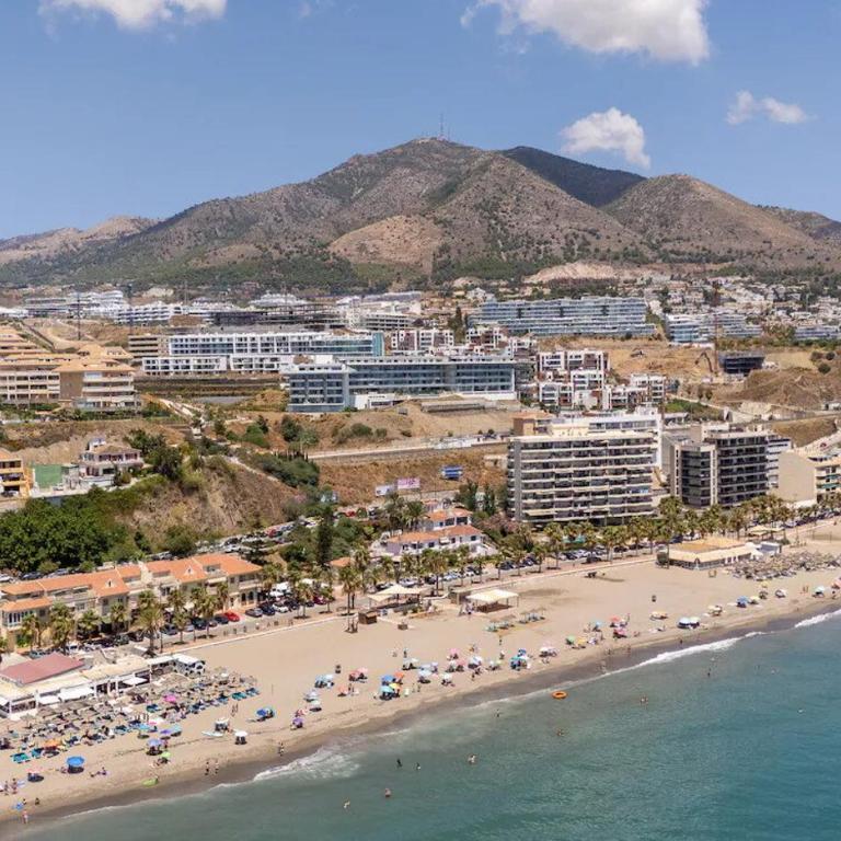 Seaview Apartment ~ Modern ~ Close to Beach ~ Pool - Appartement - 12